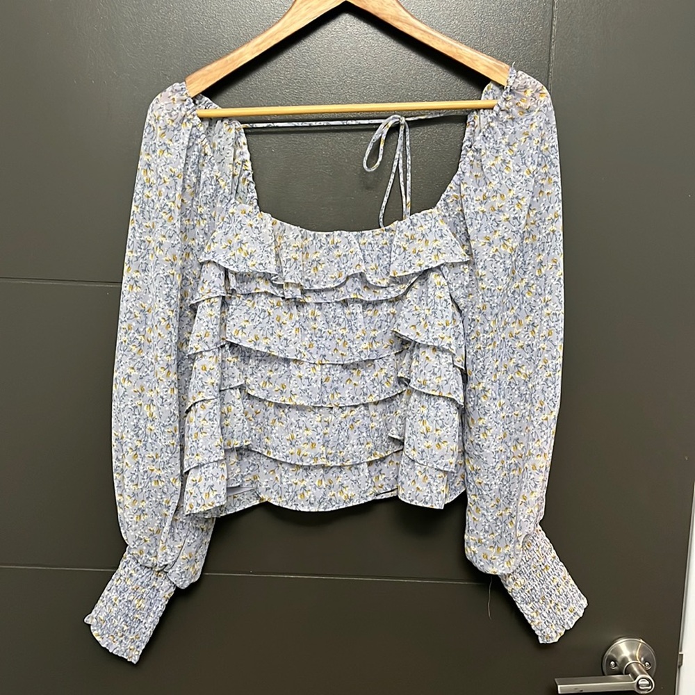 Purple Floral ASTR The Label Blouse. Size Small.